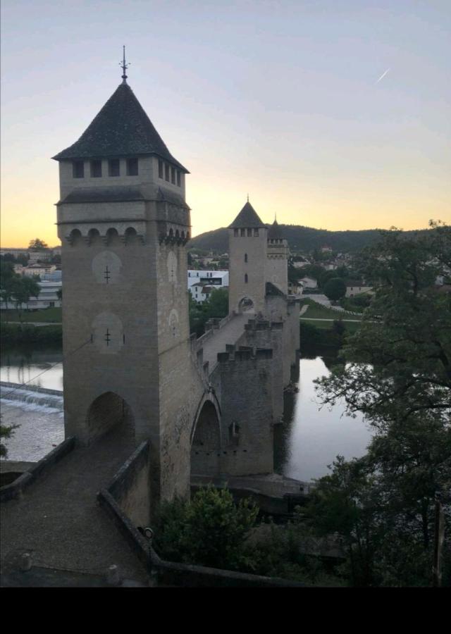 Beau Studio Renove Lumineux , Calme , Wifi Lägenhet Cahors Exteriör bild